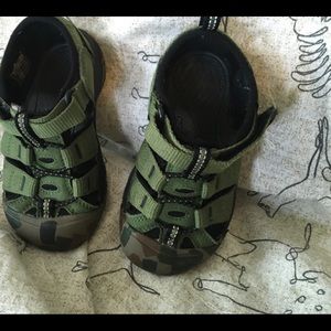 Keen Toddler’s Sandals SZ 7